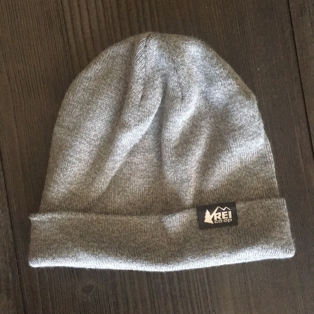 Light gray REI beanie